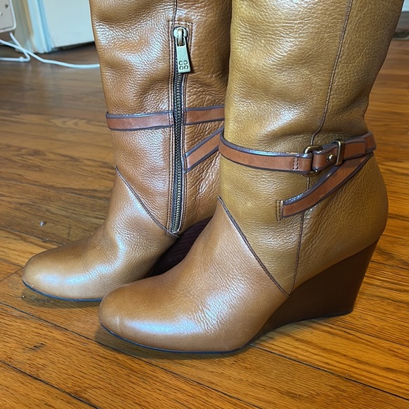 Coach Adair Saddle Pebble Grain Leather Wedge Boot Size 9 - Picture 5 of 9